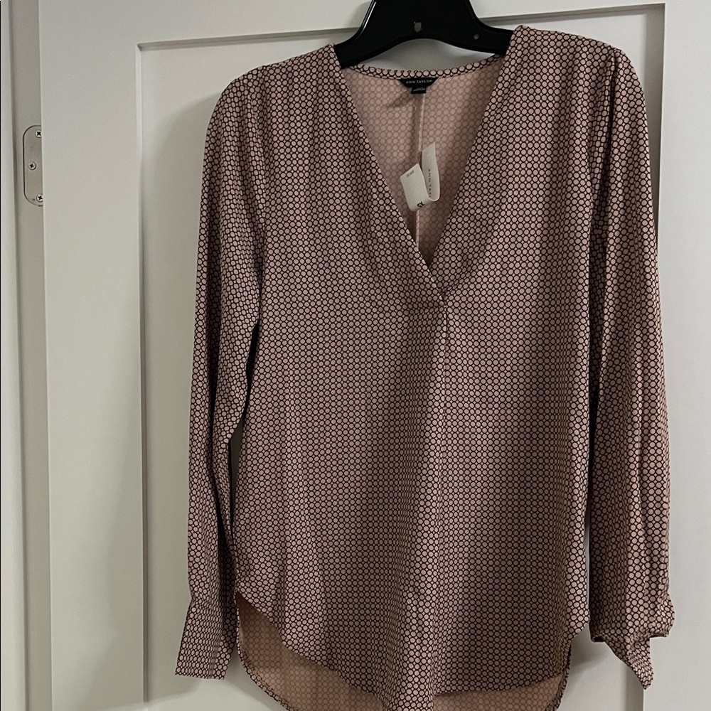 Ann Taylor Geometric V-Neck Blouse in Pink and White